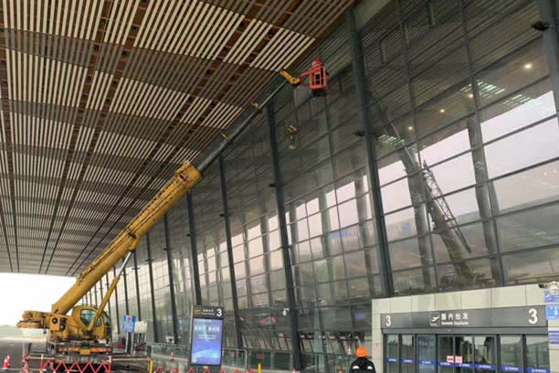 仙游玻璃幕墙维护和保养